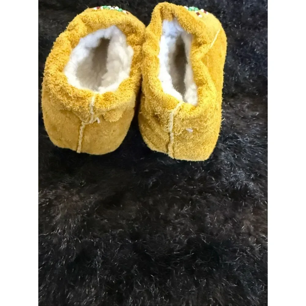 Children's Moose Hide Suede Fleece Lined Beaded Moccasins crib shoes